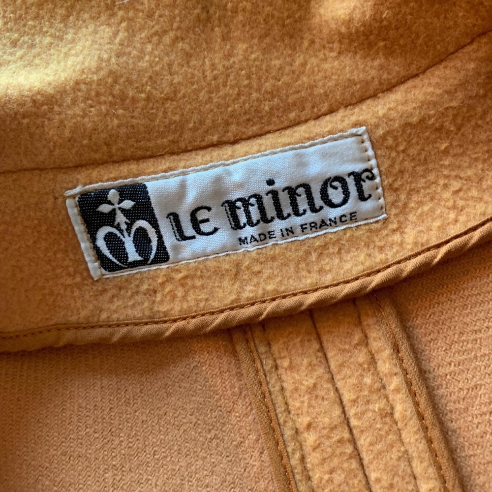 Elegant Tan Wool Women's Cape Coat - Picture 6 of 8